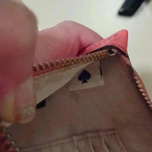 > Kate Spade New York pink textured leather outer pocket wristlet - Picture 11 of 12